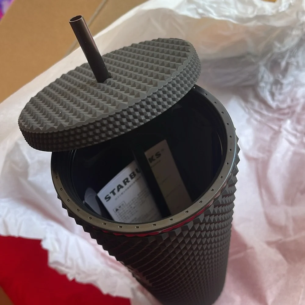 New in the box ! Disneyland parks Starbucks Tumbler with Straw Matte Black Venti